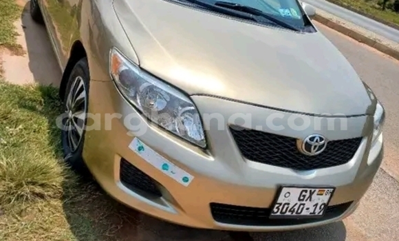 Sayi Na hannu Toyota Corolla Brown Mota in Accra a Greater Accra