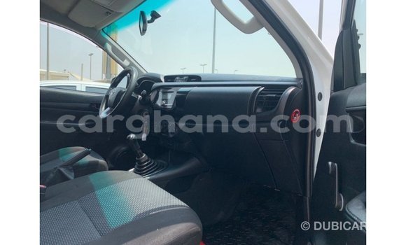 Ra Imported Toyota Hilux funfun Ọkọ̀ in Import - Dubai ni Ashanti Ra Imported Toyota Hilux funfun Ọkọ̀ in Import - Dubai ni Ashanti