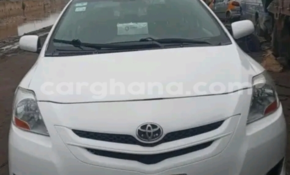 Buy Used Toyota Yaris White Car in Accra in Greater Accra