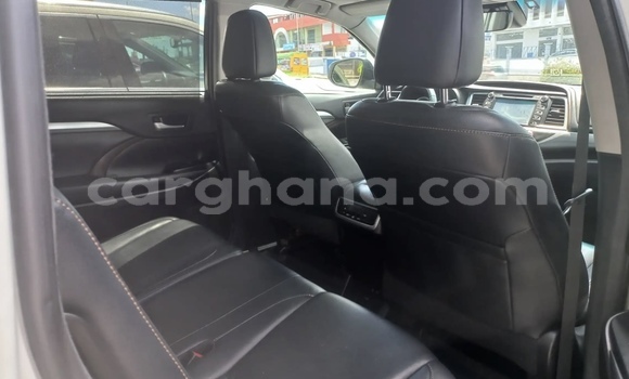 Buy Used Toyota Highlander White Car in Accra in Greater Accra Buy Used Toyota Highlander White Car in Accra in Greater Accra