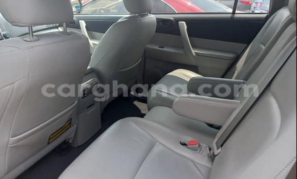 Sayi Na hannu Toyota Highlander Azurfa Mota in Accra a Greater Accra Sayi Na hannu Toyota Highlander Azurfa Mota in Accra a Greater Accra