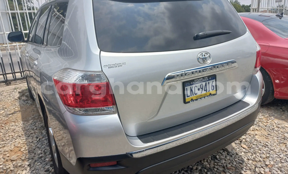 Sayi Na hannu Toyota Highlander Azurfa Mota in Accra a Greater Accra Sayi Na hannu Toyota Highlander Azurfa Mota in Accra a Greater Accra
