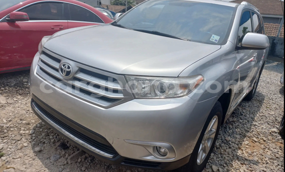 Sayi Na hannu Toyota Highlander Azurfa Mota in Accra a Greater Accra Sayi Na hannu Toyota Highlander Azurfa Mota in Accra a Greater Accra