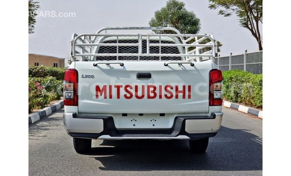 Buy Import Mitsubishi L200 White Car in Import - Dubai in Ashanti Buy Import Mitsubishi L200 White Car in Import - Dubai in Ashanti