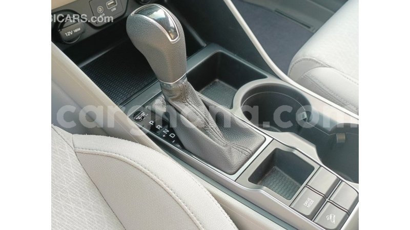 Big with watermark hyundai tucson ashanti import dubai 48279