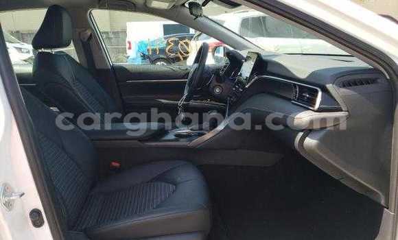 Sayi Na hannu Toyota Camry White Mota in Accra a Greater Accra Sayi Na hannu Toyota Camry White Mota in Accra a Greater Accra