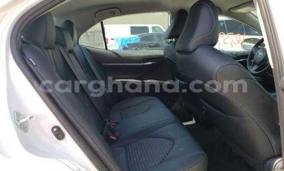 Sayi Na hannu Toyota Camry White Mota in Accra a Greater Accra Sayi Na hannu Toyota Camry White Mota in Accra a Greater Accra