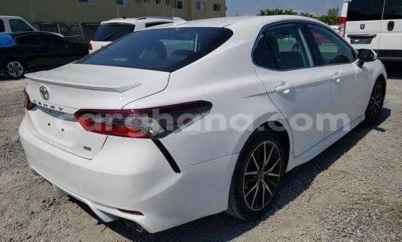 Sayi Na hannu Toyota Camry White Mota in Accra a Greater Accra Sayi Na hannu Toyota Camry White Mota in Accra a Greater Accra