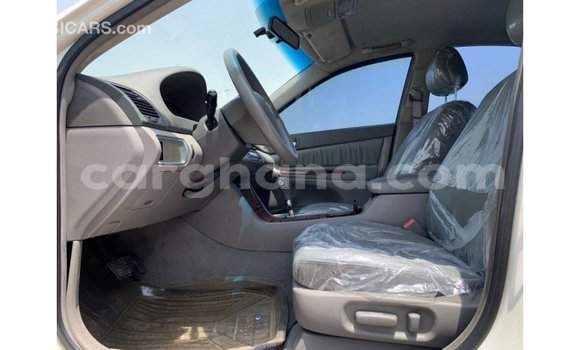 Ra Imported Toyota Camry funfun Ọkọ̀ in Import - Dubai ni Ashanti Ra Imported Toyota Camry funfun Ọkọ̀ in Import - Dubai ni Ashanti