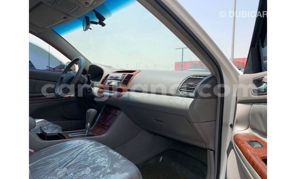 Ra Imported Toyota Camry funfun Ọkọ̀ in Import - Dubai ni Ashanti Ra Imported Toyota Camry funfun Ọkọ̀ in Import - Dubai ni Ashanti