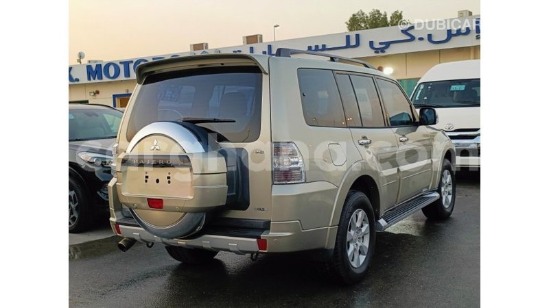 Big with watermark mitsubishi pajero ashanti import dubai 48301