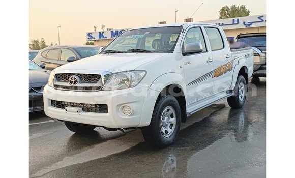 Buy Import Toyota Hilux White Car in Import - Dubai in Ashanti Buy Import Toyota Hilux White Car in Import - Dubai in Ashanti