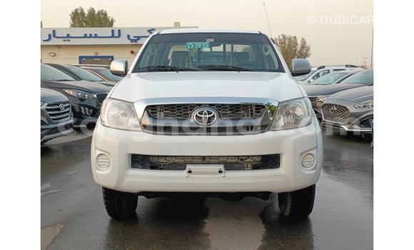 Buy Import Toyota Hilux White Car in Import - Dubai in Ashanti Buy Import Toyota Hilux White Car in Import - Dubai in Ashanti