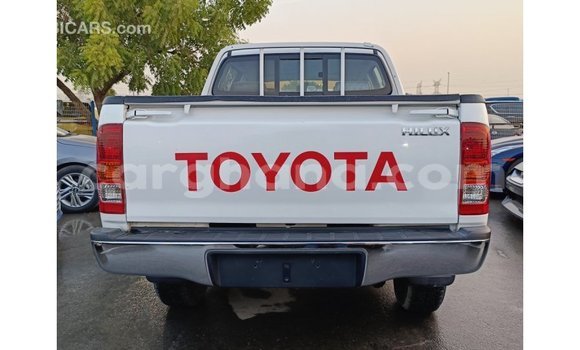 Buy Import Toyota Hilux White Car in Import - Dubai in Ashanti Buy Import Toyota Hilux White Car in Import - Dubai in Ashanti