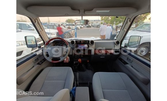 Buy Import Toyota Land Cruiser Blue Car in Import - Dubai in Ashanti Buy Import Toyota Land Cruiser Blue Car in Import - Dubai in Ashanti