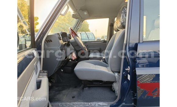 Buy Import Toyota Land Cruiser Blue Car in Import - Dubai in Ashanti Buy Import Toyota Land Cruiser Blue Car in Import - Dubai in Ashanti