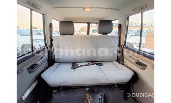 Buy Import Toyota Land Cruiser Blue Car in Import - Dubai in Ashanti Buy Import Toyota Land Cruiser Blue Car in Import - Dubai in Ashanti