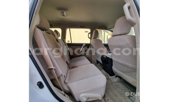 Ra Imported Toyota Prado funfun Ọkọ̀ in Import - Dubai ni Ashanti Ra Imported Toyota Prado funfun Ọkọ̀ in Import - Dubai ni Ashanti