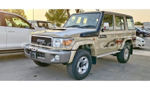Ra Imported Toyota Land Cruiser Alagara Ọkọ̀ in Import - Dubai ni Ashanti