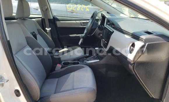 Sayi Na hannu Toyota Corolla White Mota in Accra a Greater Accra Sayi Na hannu Toyota Corolla White Mota in Accra a Greater Accra