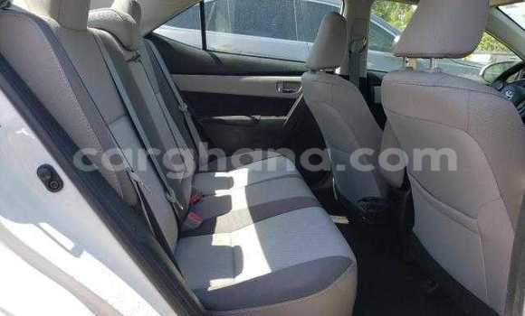 Sayi Na hannu Toyota Corolla White Mota in Accra a Greater Accra Sayi Na hannu Toyota Corolla White Mota in Accra a Greater Accra
