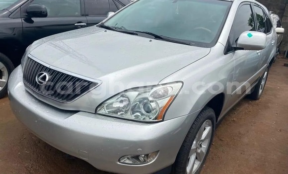 Sayi Na hannu Lexus RX 330 Azurfa Mota in Accra a Greater Accra Sayi Na hannu Lexus RX 330 Azurfa Mota in Accra a Greater Accra