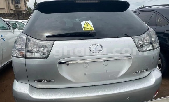 Sayi Na hannu Lexus RX 330 Azurfa Mota in Accra a Greater Accra Sayi Na hannu Lexus RX 330 Azurfa Mota in Accra a Greater Accra