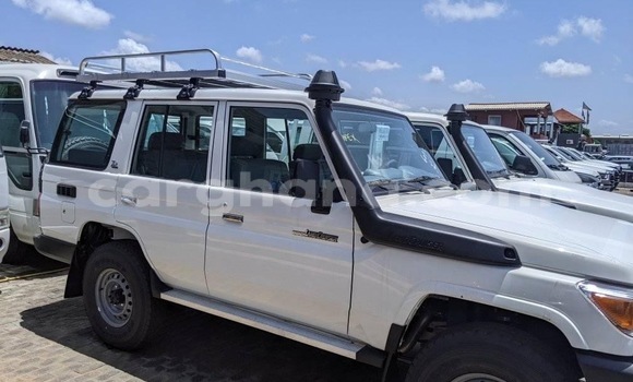 Buy Used Toyota Land Cruiser White Car in Accra in Greater Accra
