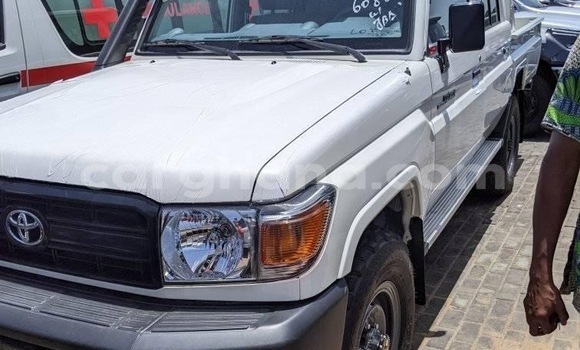 Buy Used Toyota Land Cruiser White Car in Accra in Greater Accra