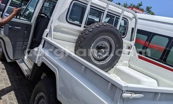 Buy Used Toyota Land Cruiser White Car in Accra in Greater Accra Buy Used Toyota Land Cruiser White Car in Accra in Greater Accra