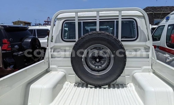 Buy Used Toyota Land Cruiser White Car in Accra in Greater Accra Buy Used Toyota Land Cruiser White Car in Accra in Greater Accra