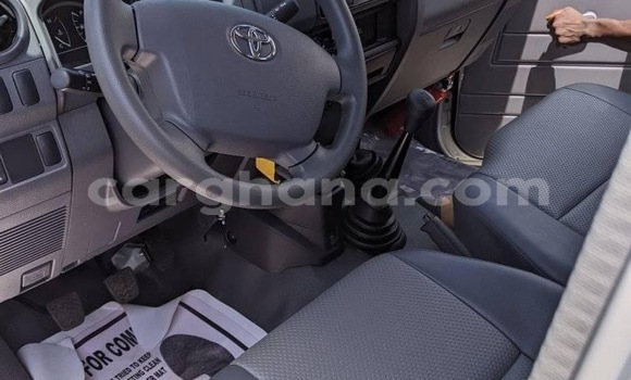 Buy Used Toyota Land Cruiser White Car in Accra in Greater Accra Buy Used Toyota Land Cruiser White Car in Accra in Greater Accra