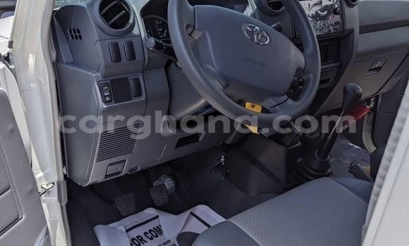 Buy Used Toyota Land Cruiser White Car in Accra in Greater Accra Buy Used Toyota Land Cruiser White Car in Accra in Greater Accra