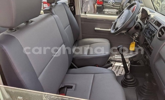 Buy Used Toyota Land Cruiser White Car in Accra in Greater Accra Buy Used Toyota Land Cruiser White Car in Accra in Greater Accra