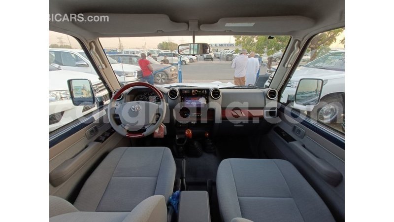 Big with watermark toyota land cruiser ashanti import dubai 48403