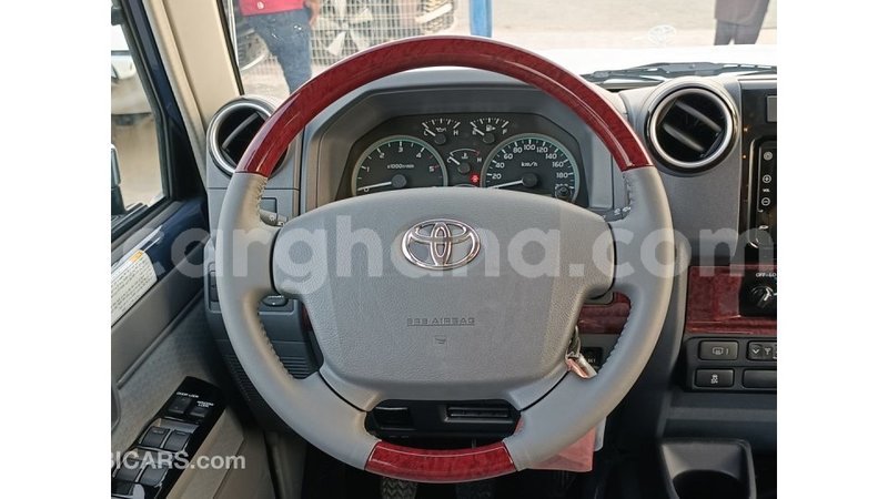 Big with watermark toyota land cruiser ashanti import dubai 48403