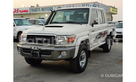Buy Import Toyota Land Cruiser White Car in Import - Dubai in Ashanti Buy Import Toyota Land Cruiser White Car in Import - Dubai in Ashanti