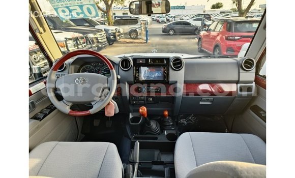 Buy Import Toyota Land Cruiser White Car in Import - Dubai in Ashanti Buy Import Toyota Land Cruiser White Car in Import - Dubai in Ashanti