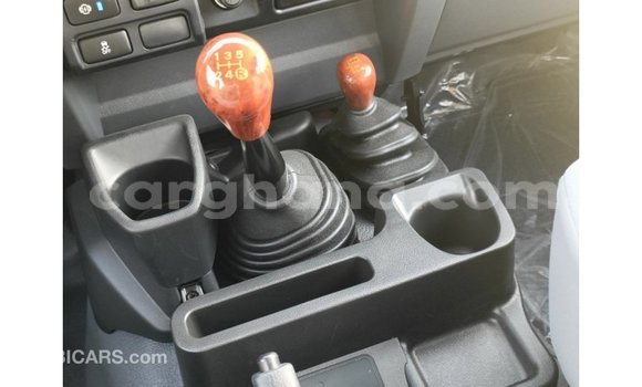 Buy Import Toyota Land Cruiser White Car in Import - Dubai in Ashanti Buy Import Toyota Land Cruiser White Car in Import - Dubai in Ashanti