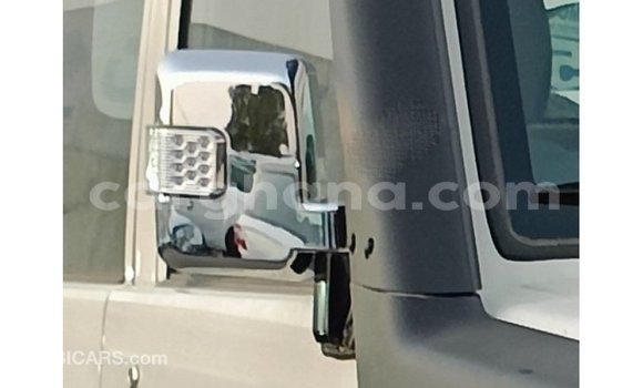 Buy Import Toyota Land Cruiser White Car in Import - Dubai in Ashanti Buy Import Toyota Land Cruiser White Car in Import - Dubai in Ashanti