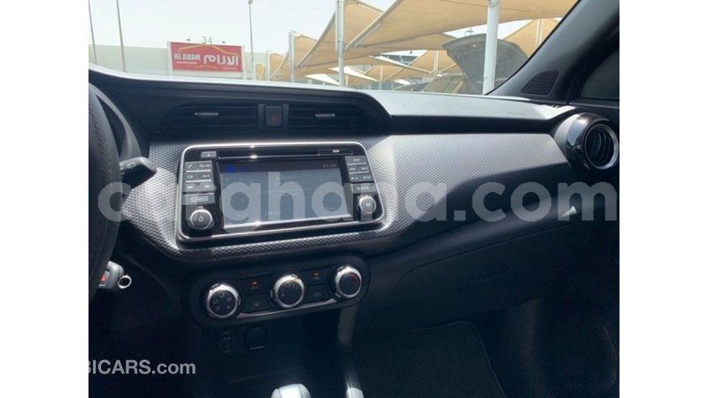 Big with watermark nissan evalia ashanti import dubai 48407