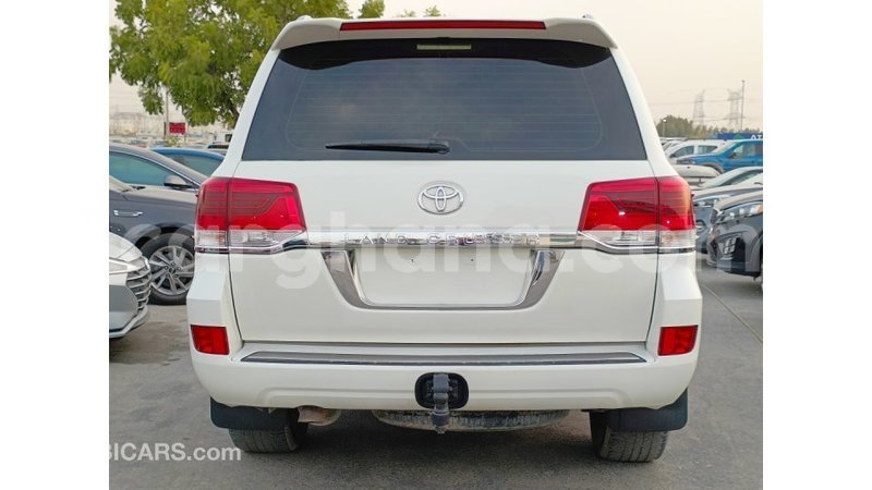 Big with watermark toyota land cruiser ashanti import dubai 48416