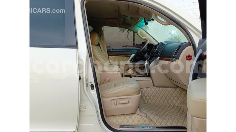 Big with watermark toyota land cruiser ashanti import dubai 48416