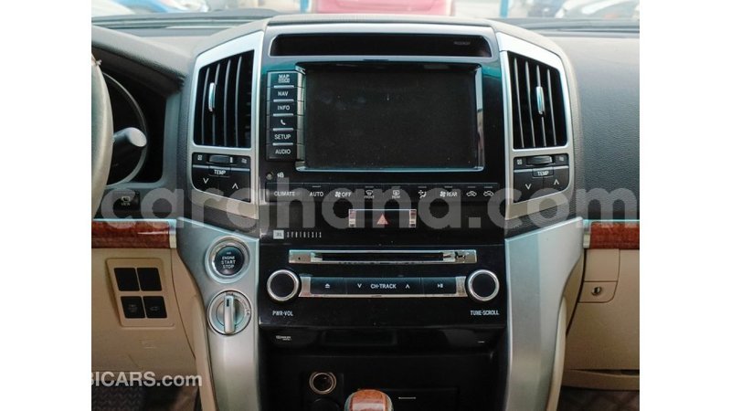 Big with watermark toyota land cruiser ashanti import dubai 48416