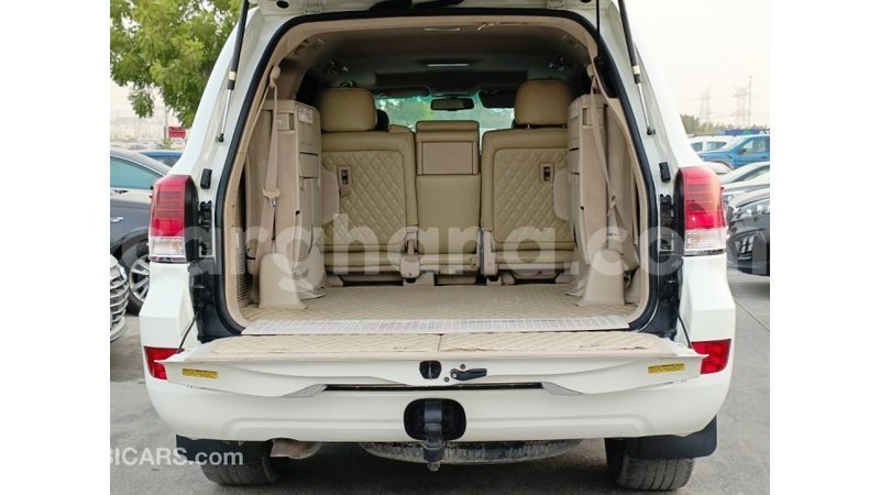 Big with watermark toyota land cruiser ashanti import dubai 48416