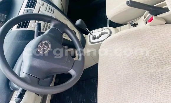 Ra Àlòkù Toyota Belta funfun Ọkọ̀ in Accra ni Greater Accra Ra Àlòkù Toyota Belta funfun Ọkọ̀ in Accra ni Greater Accra