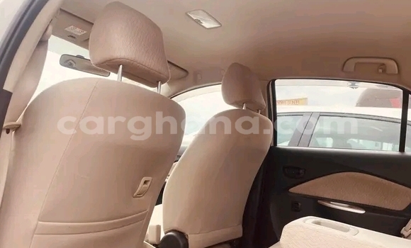 Ra Àlòkù Toyota Belta funfun Ọkọ̀ in Accra ni Greater Accra Ra Àlòkù Toyota Belta funfun Ọkọ̀ in Accra ni Greater Accra