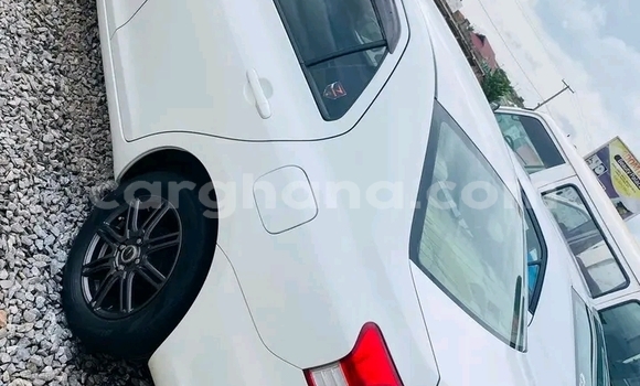 Ra Àlòkù Toyota Belta funfun Ọkọ̀ in Accra ni Greater Accra Ra Àlòkù Toyota Belta funfun Ọkọ̀ in Accra ni Greater Accra