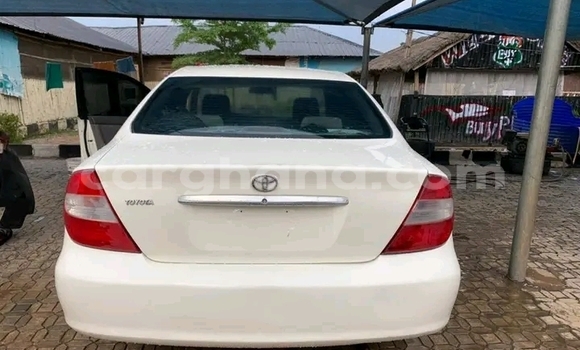 Sayi Na hannu Toyota Camry White Mota in Accra a Greater Accra Sayi Na hannu Toyota Camry White Mota in Accra a Greater Accra