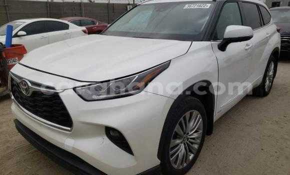 Buy Used Toyota Highlander White Car in Accra in Greater Accra Buy Used Toyota Highlander White Car in Accra in Greater Accra